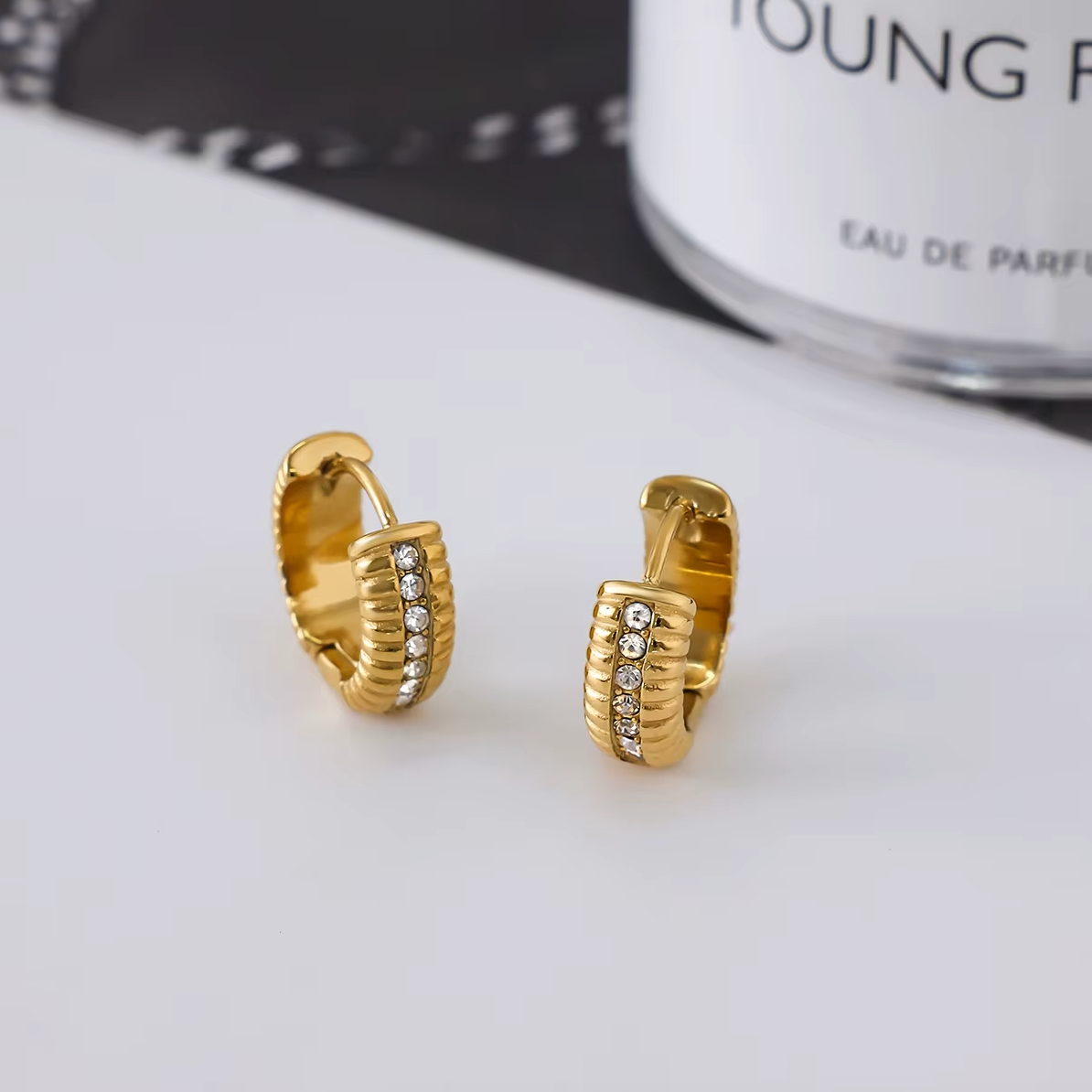 Unbothered DES BOUCLES D'OREILLES