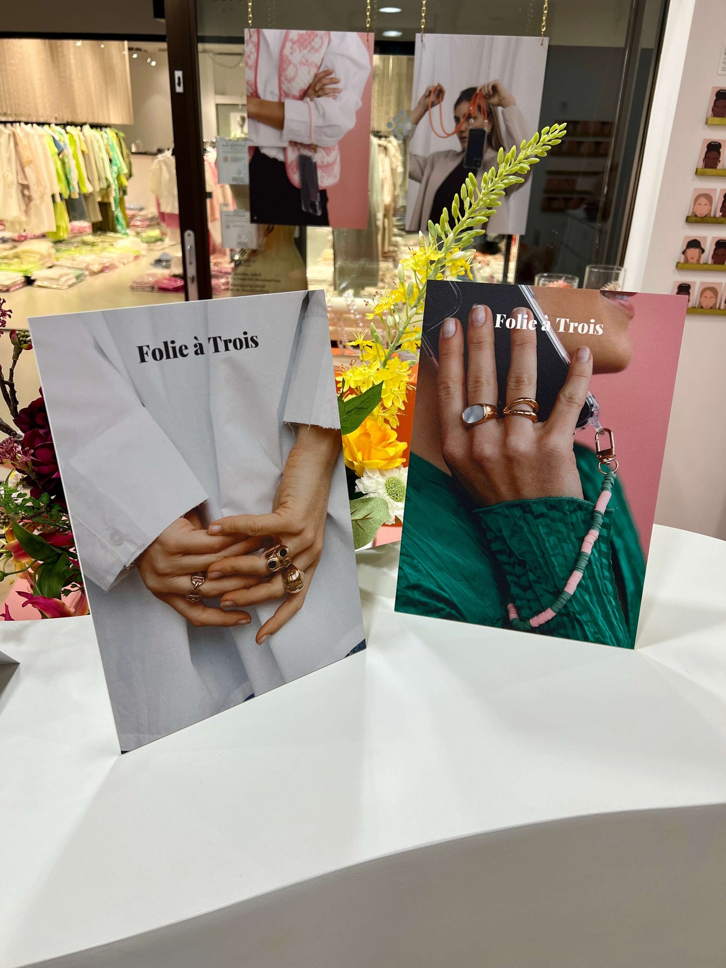 POS material - A4 Displays Spring Edition Folie à Trois