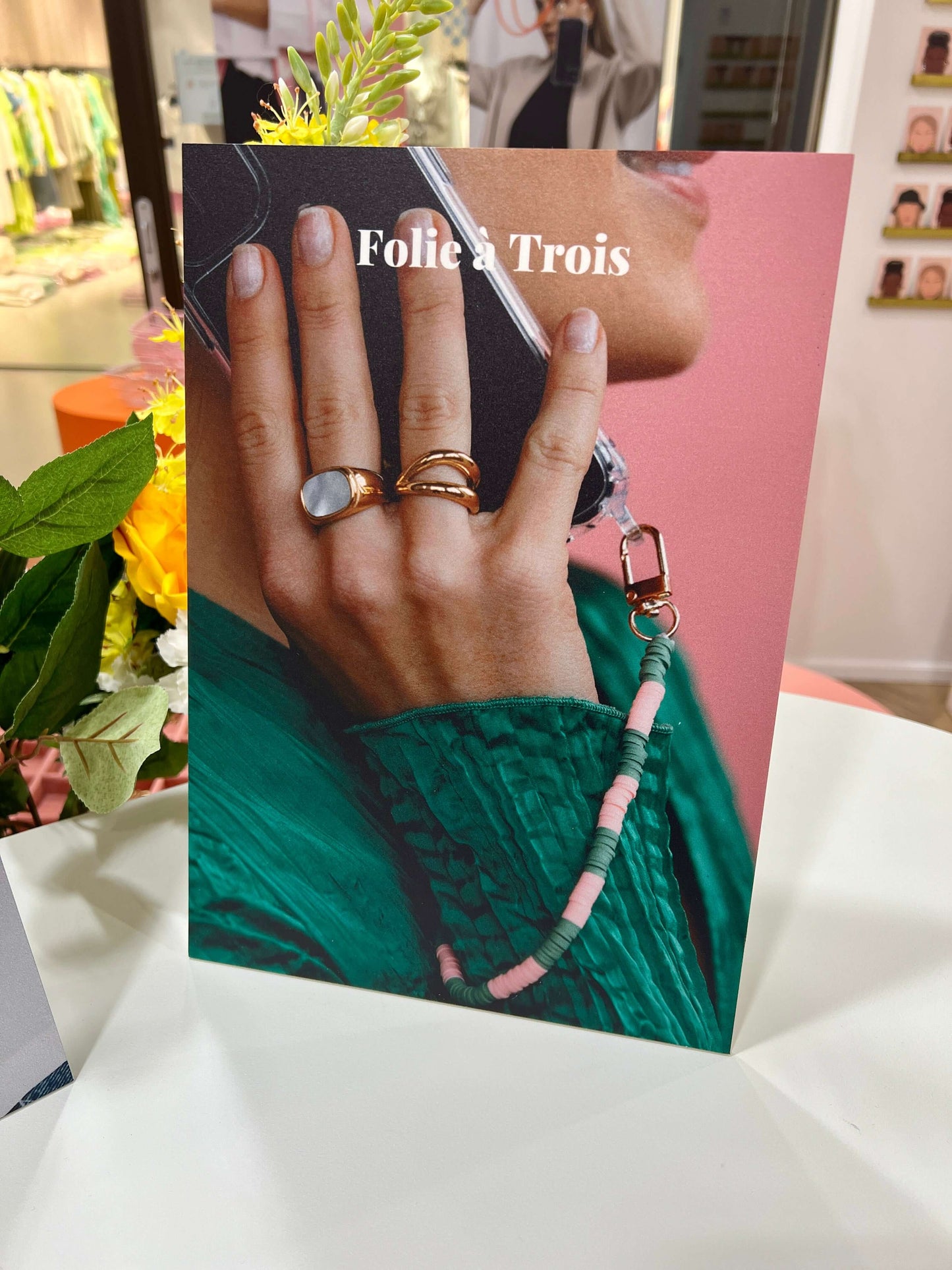 POS material - A4 Displays Spring Edition Folie à Trois