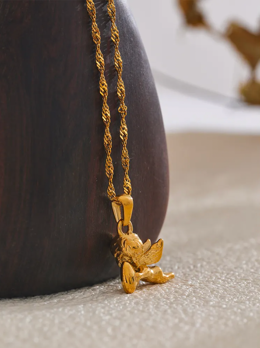 COLLIER Kally