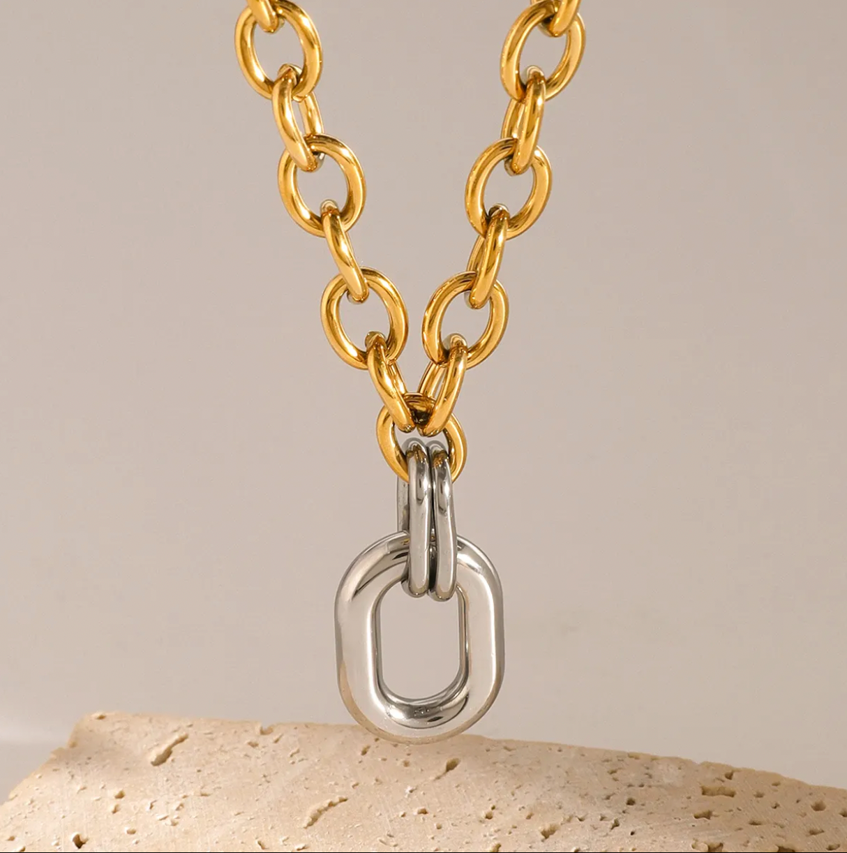 Ema KETTING