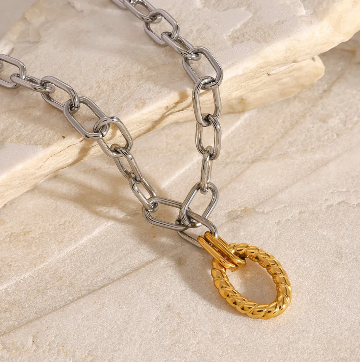 Ema KETTING