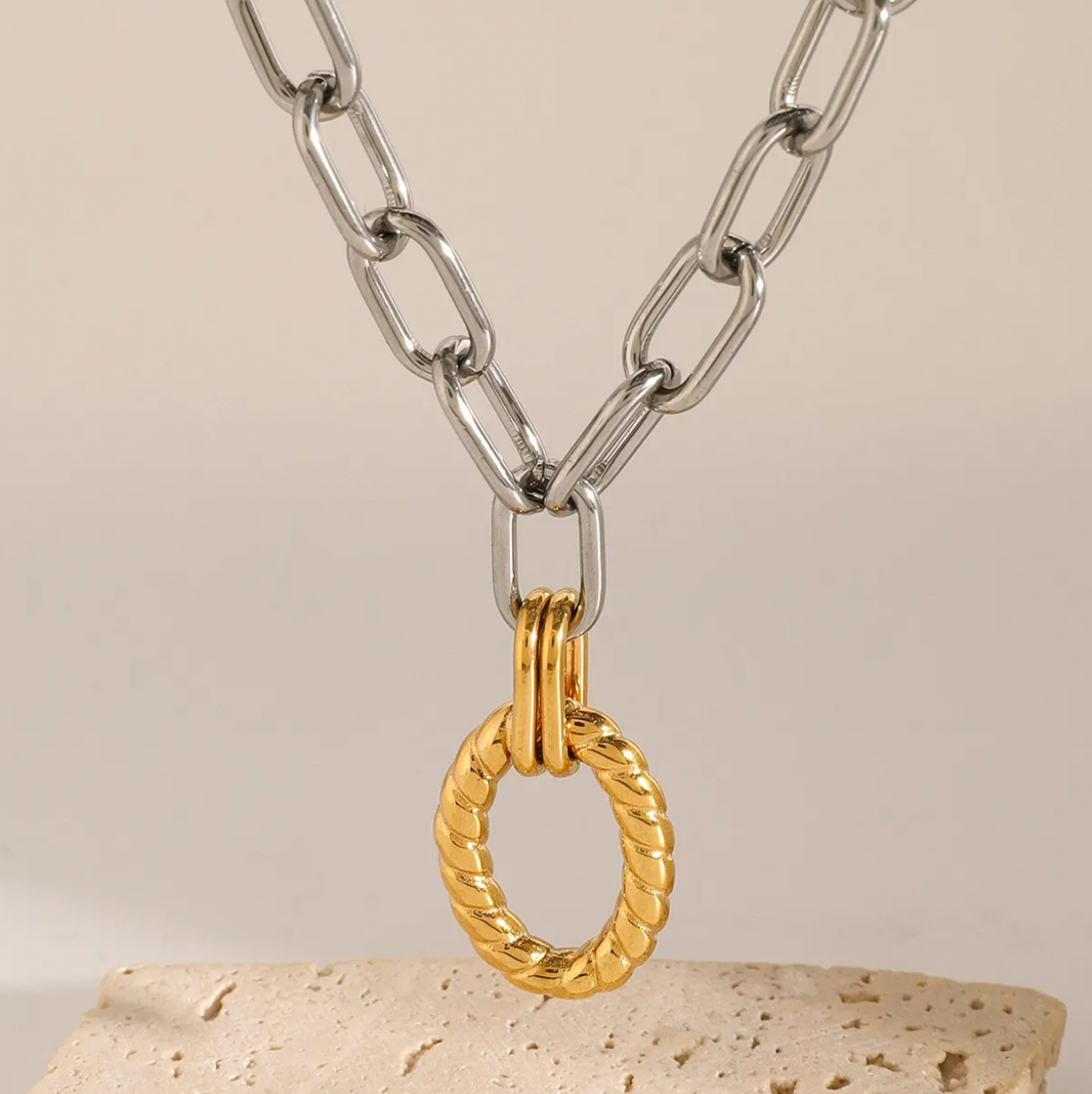 Ema KETTING