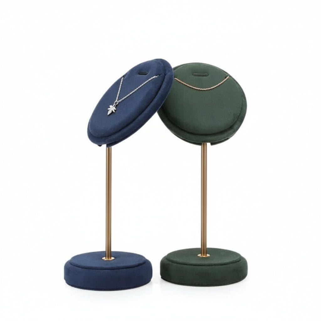 Necklace Display Folie à Trois