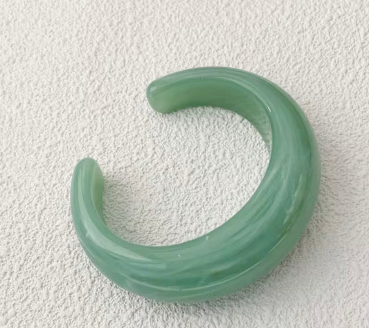 Nina Acrylic BRACELET