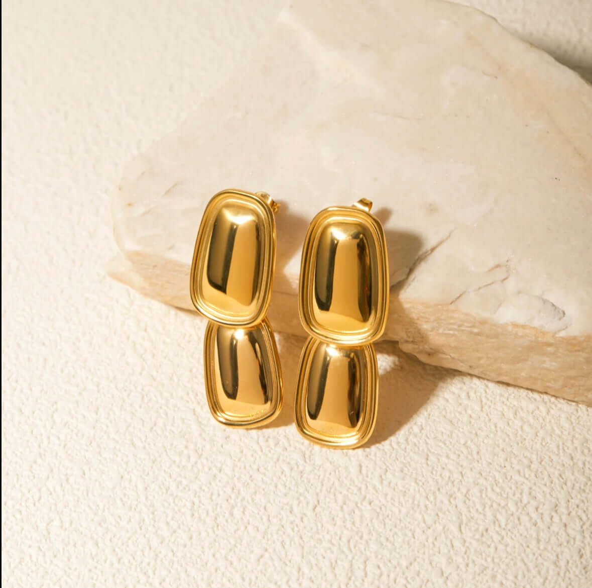 Mesmerizing Moves EARRINGS Folie à Trois