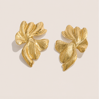 Gold textured leaf-petal stud earring with sculptural, veined ridges — Folie à Trois Botanica EARRINGS.