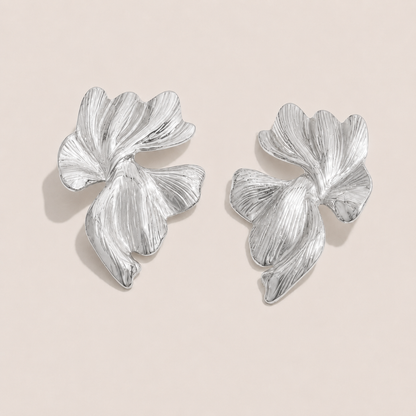 Silver textured leaf-petal stud earring with sculptural, veined ridges — Folie à Trois Botanica EARRINGS.