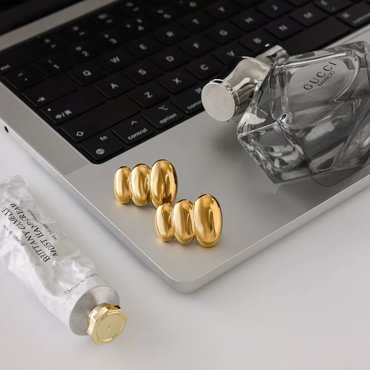 Femme Fatale DES BOUCLES D'OREILLES