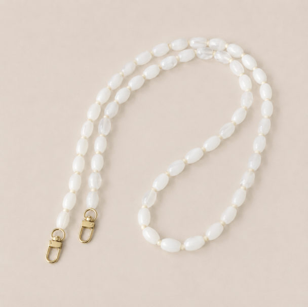 Folie A Trois Fennel Long Phone Chain White