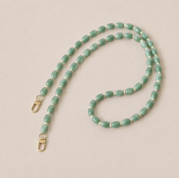Folie A Trois Fennel Long Phone Chain Green