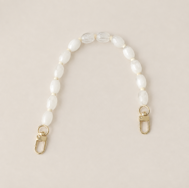 Folie A Trois Fennel Short Phone Chain White