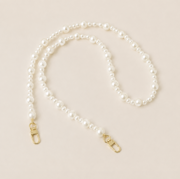 Folie A Trois Sabine Pearl LONG Phone Chain - main