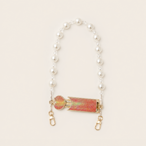 Folie A Trois Sabine Pearl LONG Phone Chain - lifestyle