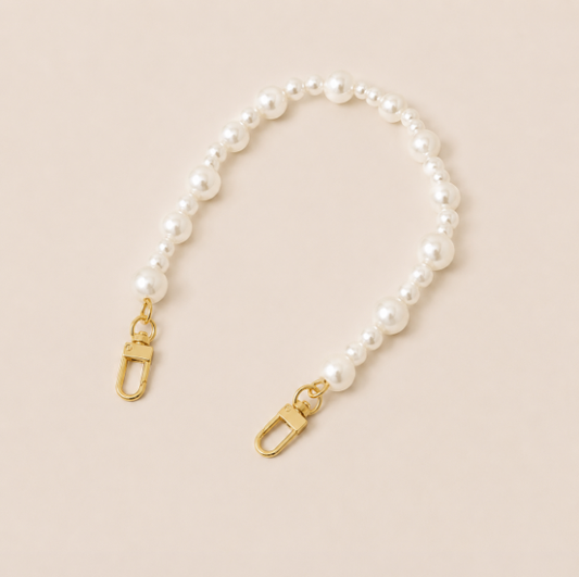 Folie A Trois Sabine Pearl SHORT Phone Chain - main