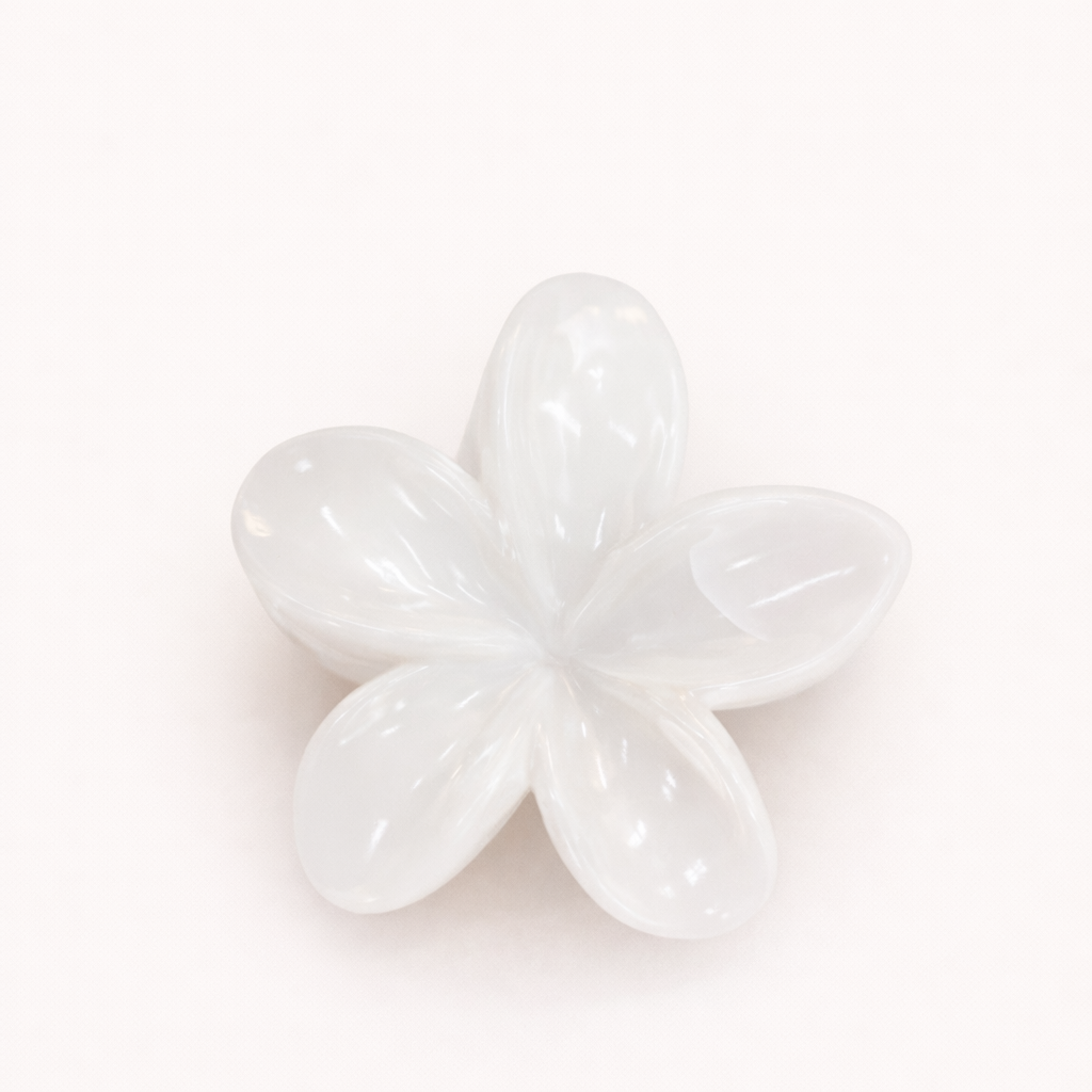 Virelle HAIR CLIP flower-shaped acetate claw clip in solid white, studio shot.