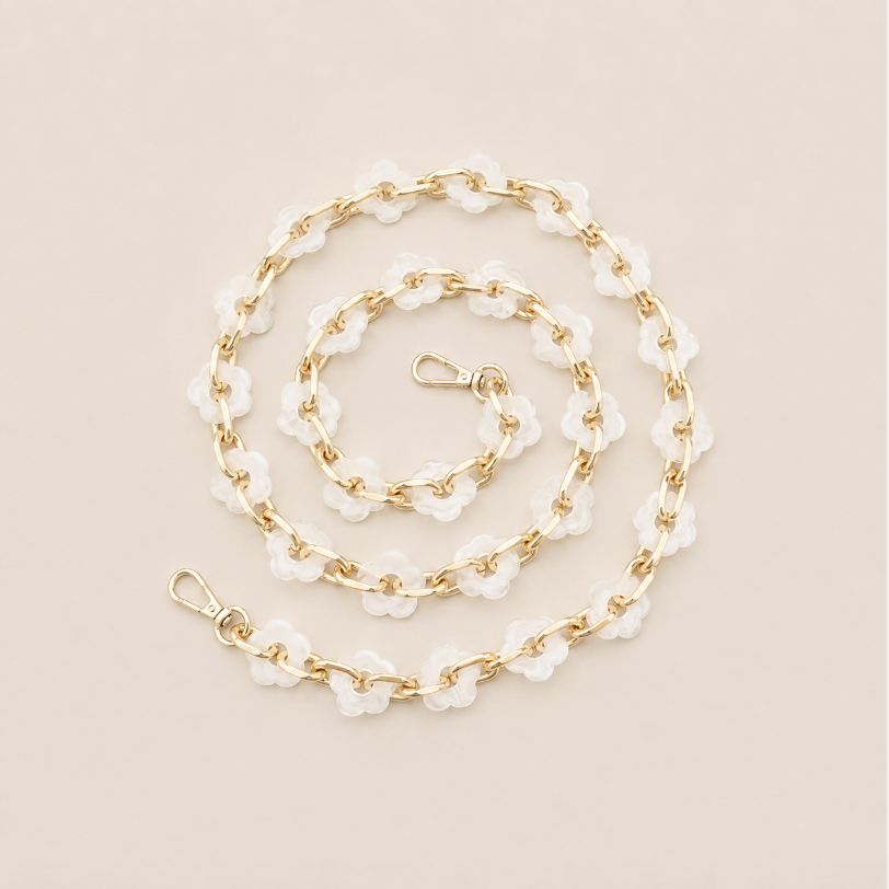 Folie A Trois Zinnia LONG Phone Chain - White