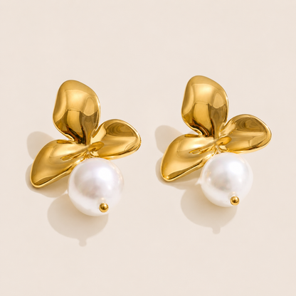 Côte d’Or Gold Pearl Stud Earrings – Stainless Steel by Folie à Trois