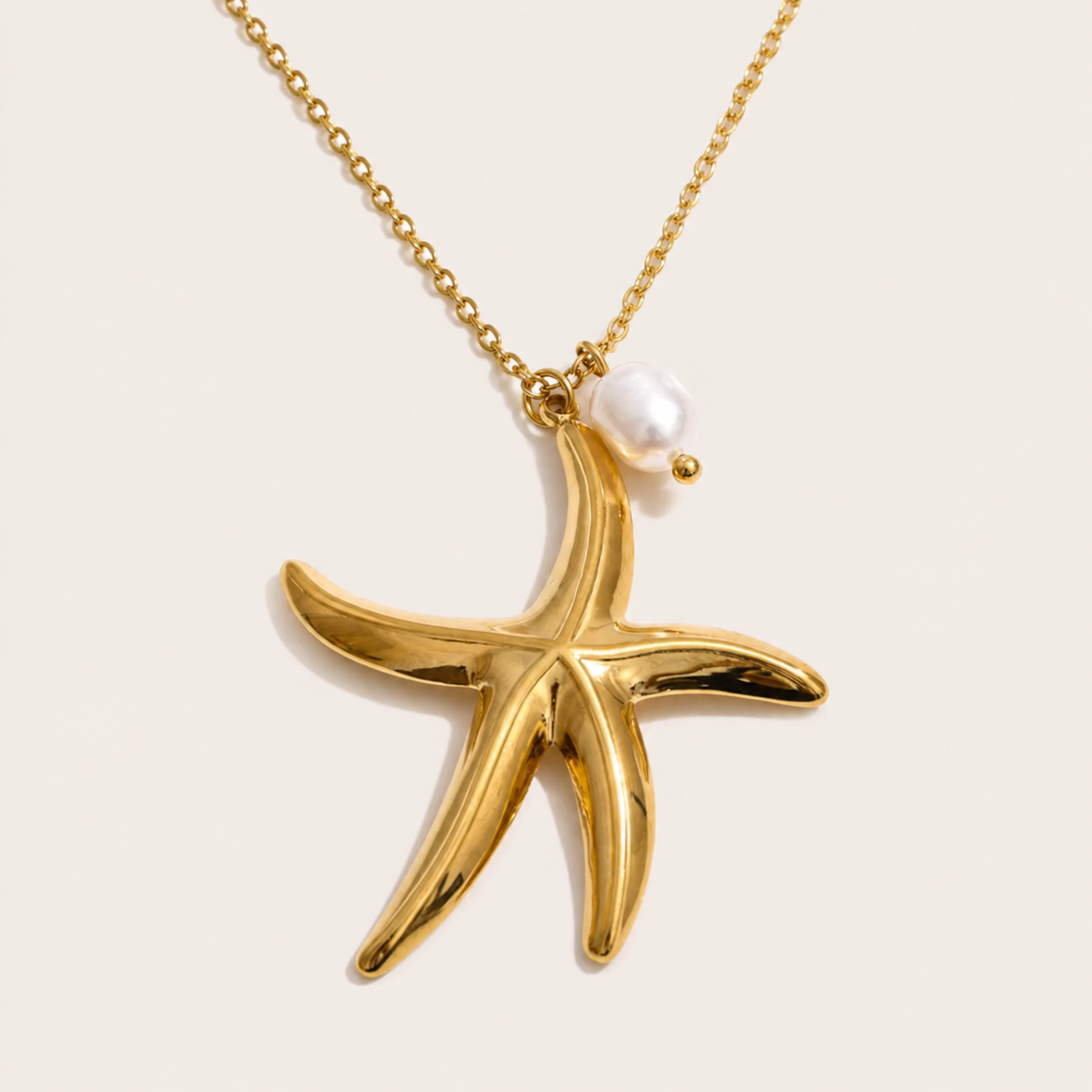Dolce Mare Gold Pearl Necklace – Stainless Steel by Folie à Trois