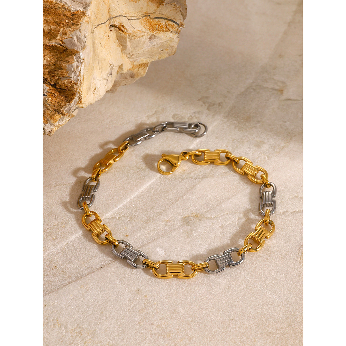 June ARMBAND