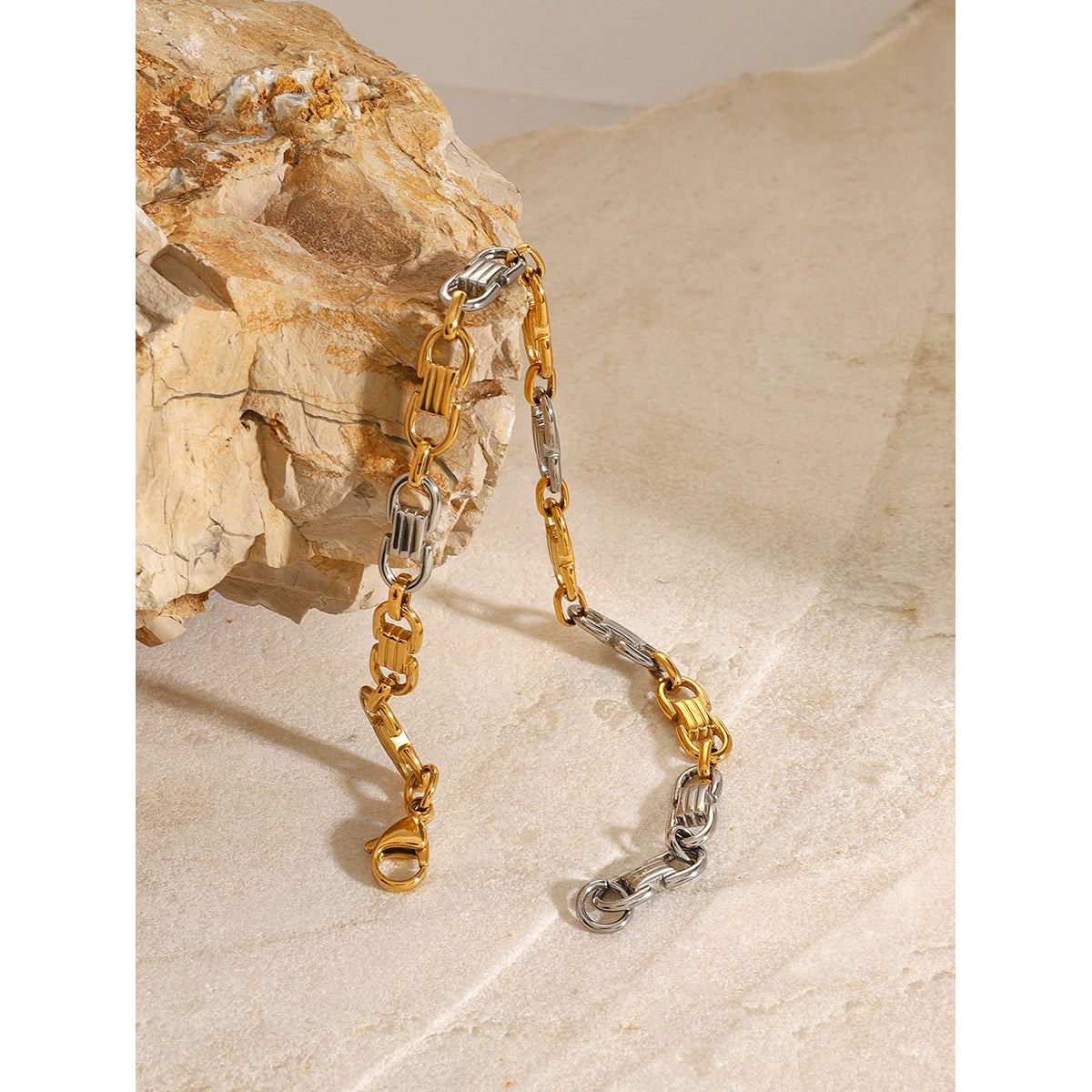 June ARMBAND