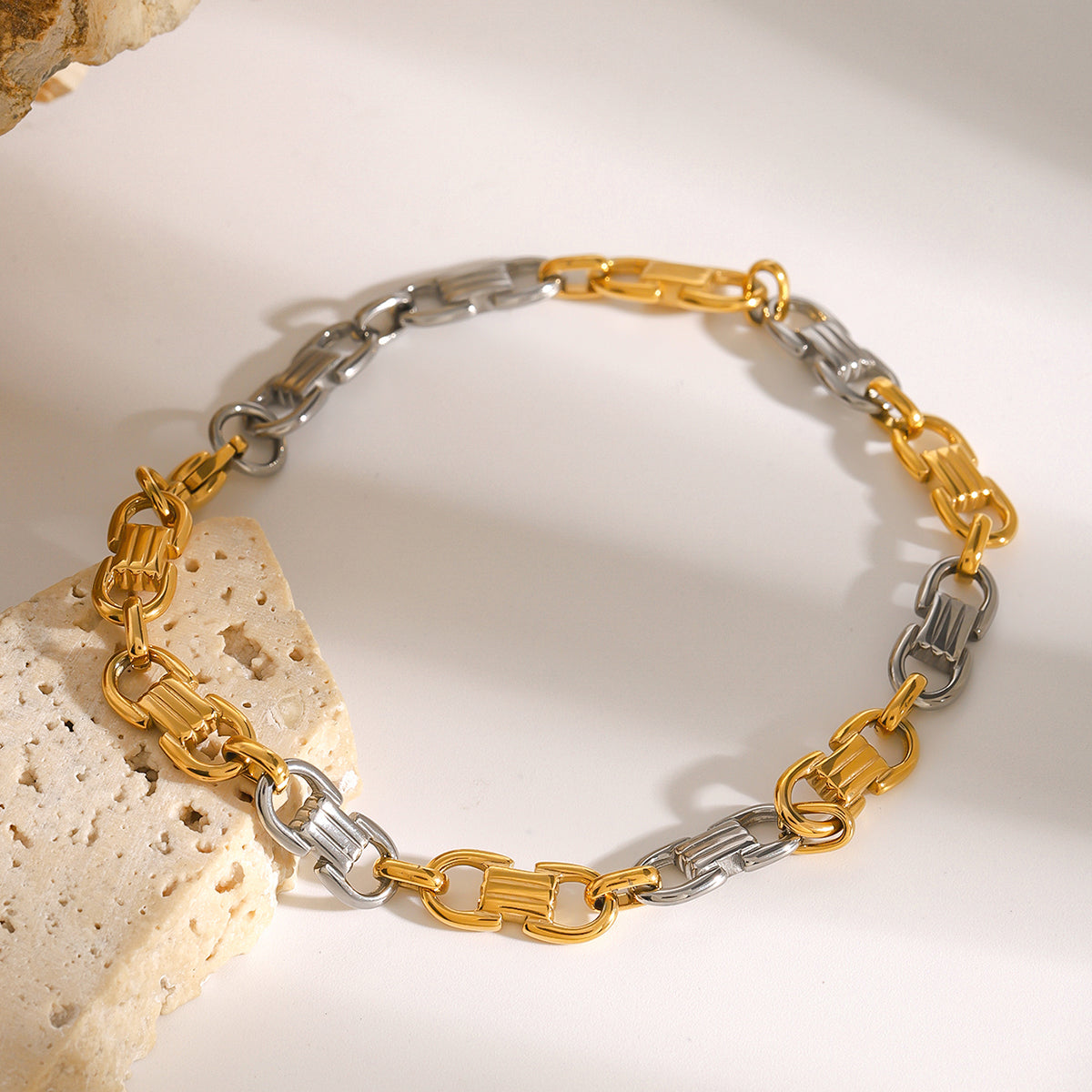 June ARMBAND