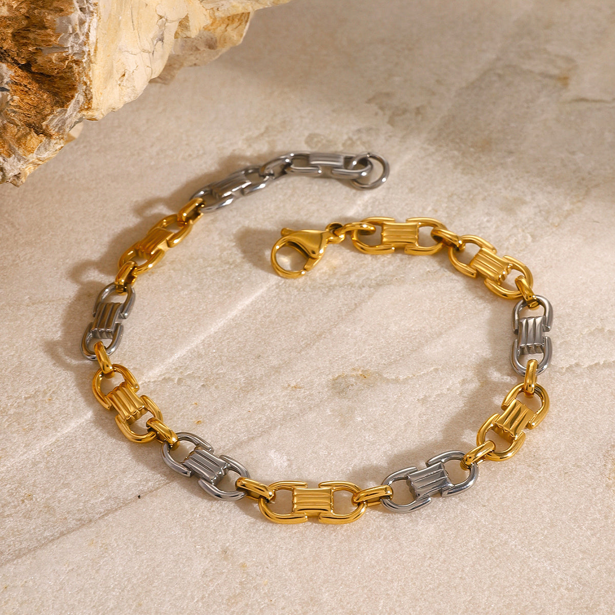 June ARMBAND