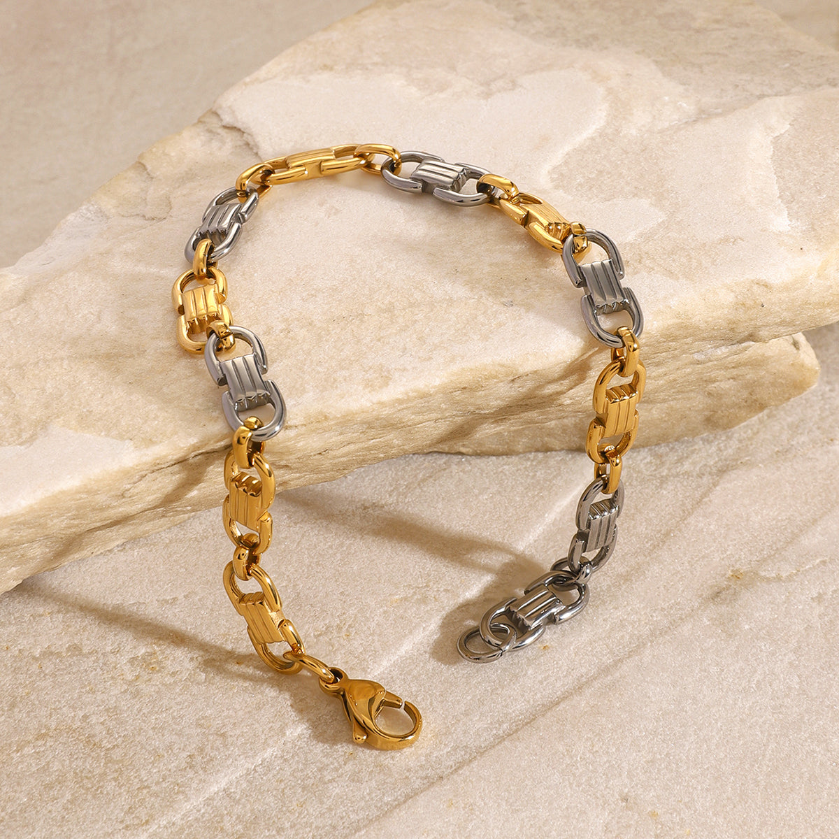 June ARMBAND