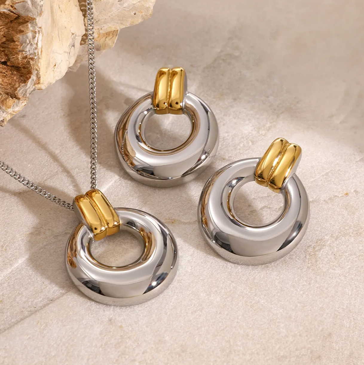Cameron NECKLACE