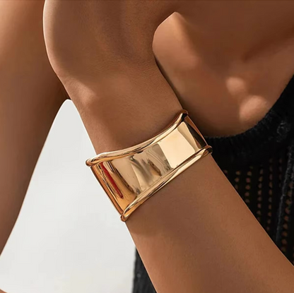 It Girl ARMBAND