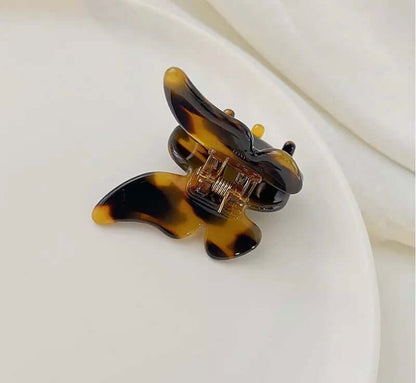 Falling For You Butterfly Hair Clip Folie à Trois
