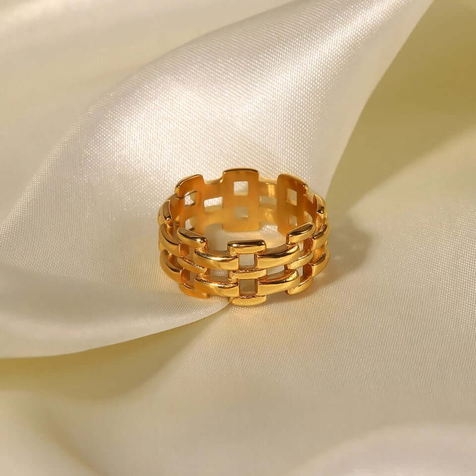 I Feel in love RING Folie à Trois