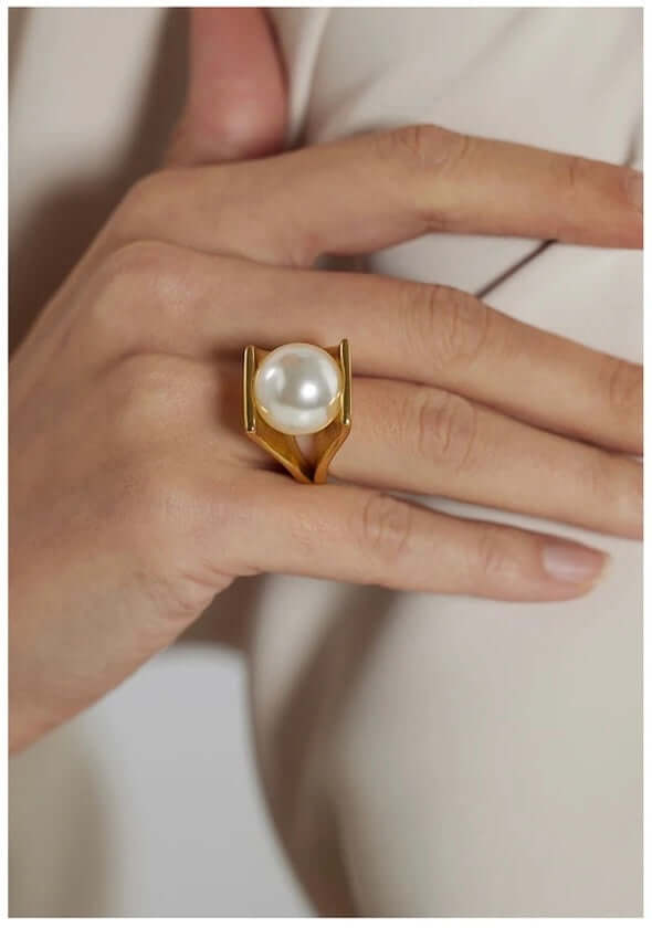 New Rebellion RING Folie à Trois