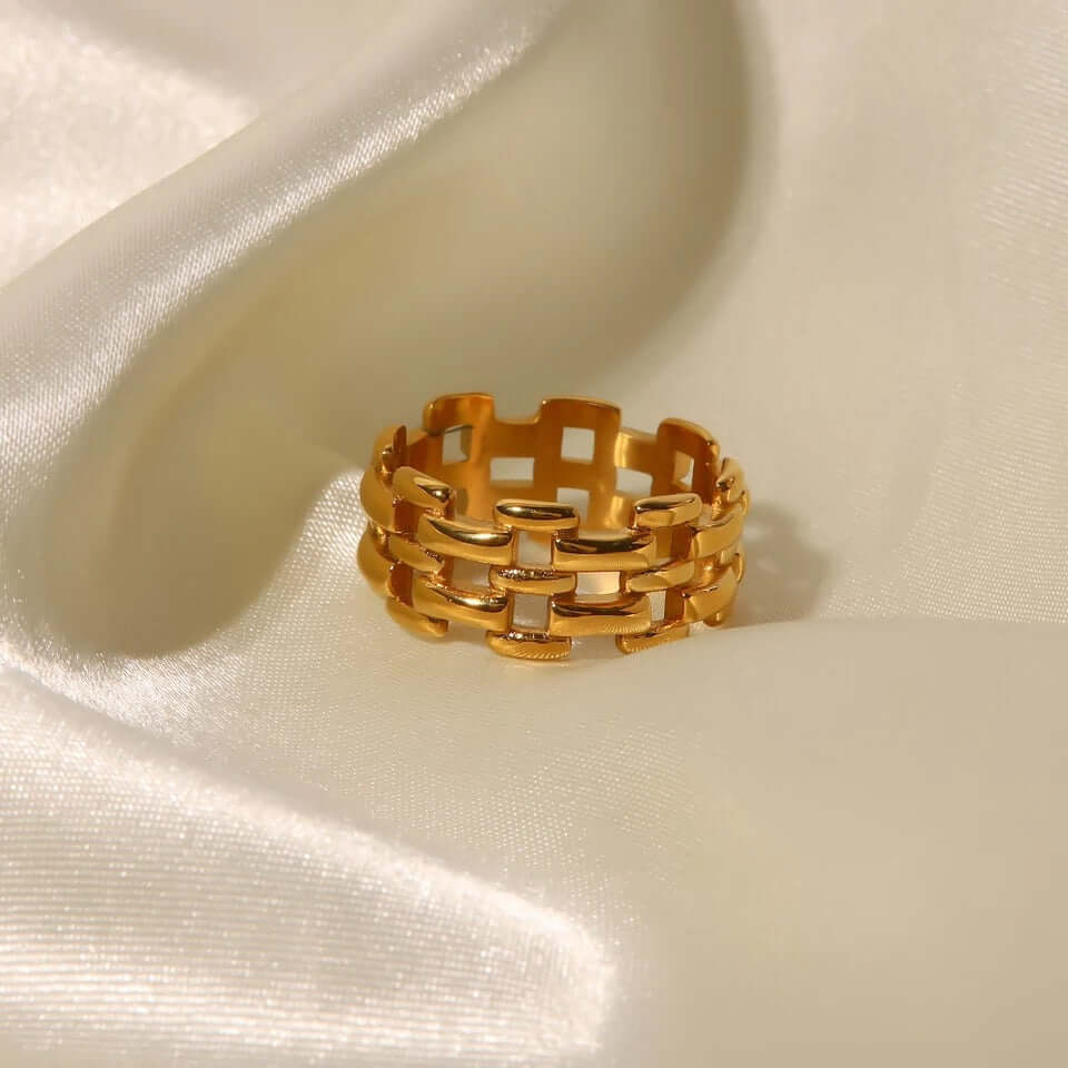 I Feel in love RING Folie à Trois