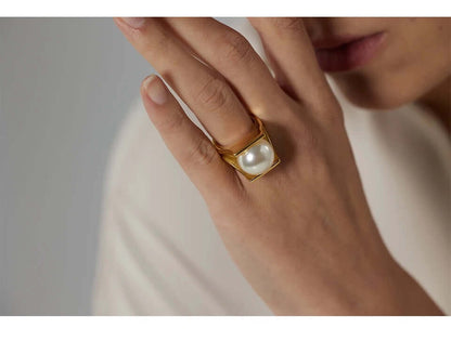 New Rebellion RING Folie à Trois